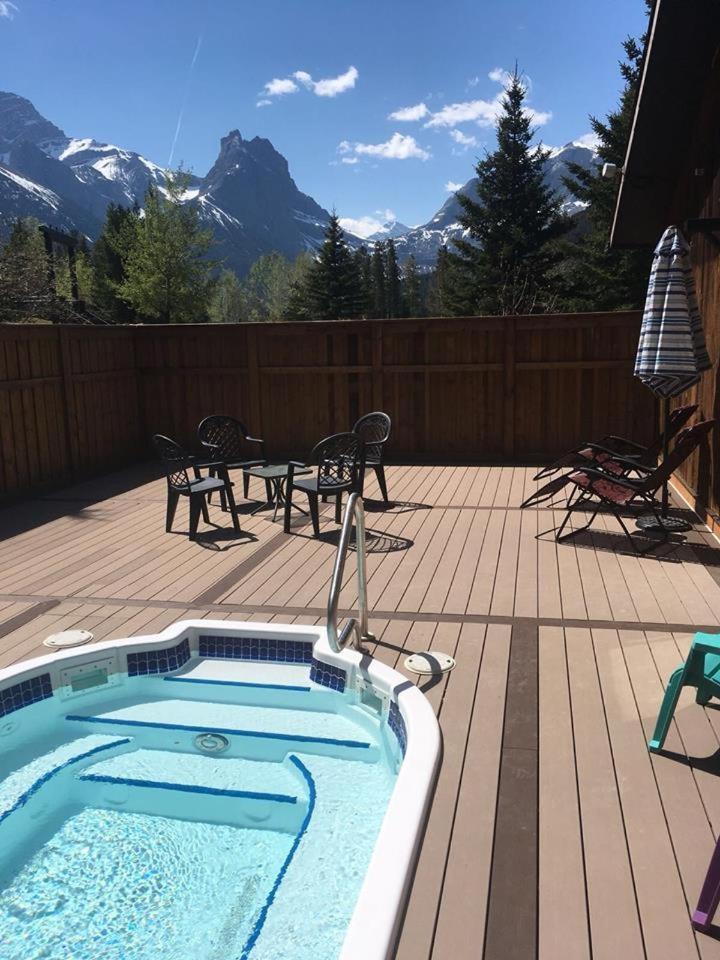 Banff Gate Mountain Resort Canmore Exterior photo