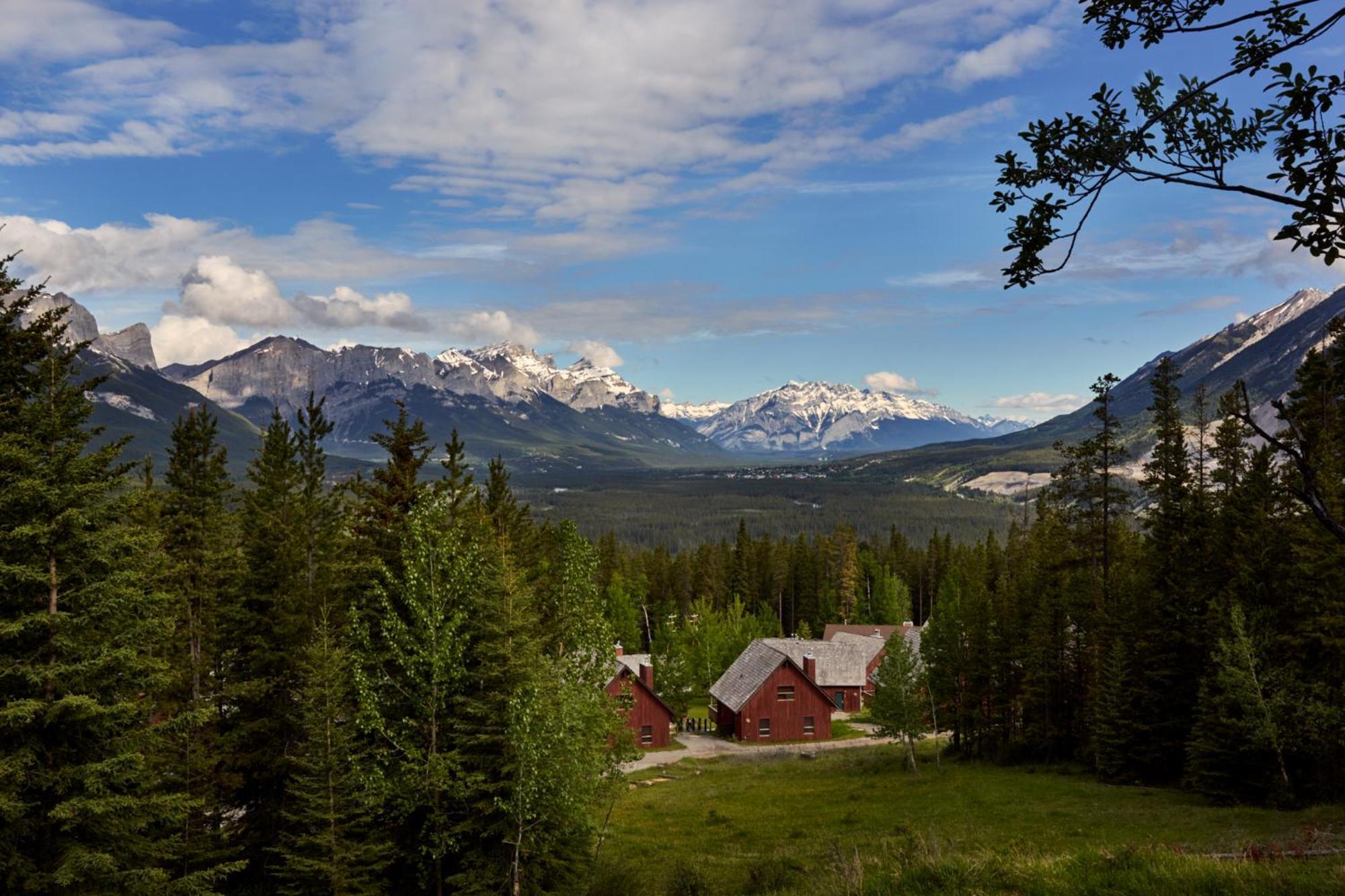 Banff Gate Mountain Resort Canmore Exterior photo