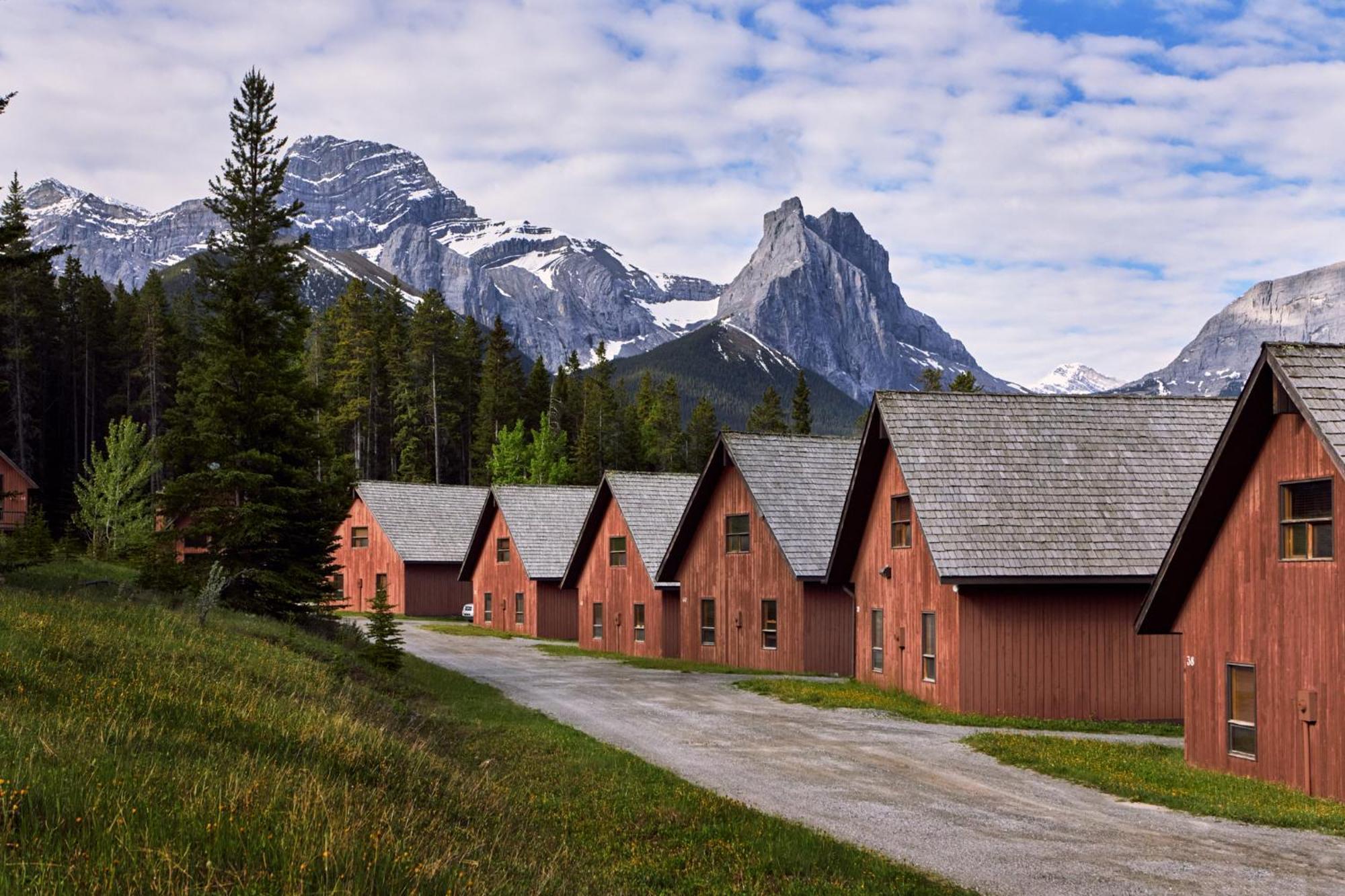 Banff Gate Mountain Resort Canmore Exterior photo